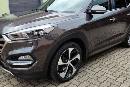 Hyundai TUCSON 179.500 km 13.900 &euro; Freystadt 92342