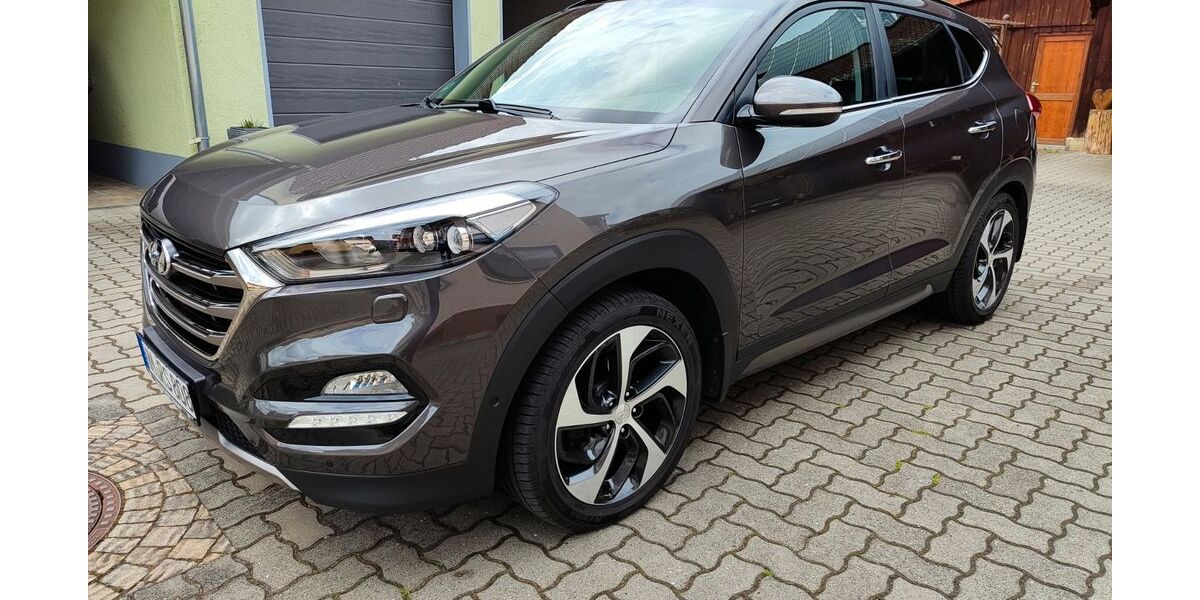 Hyundai TUCSON 179.500 km 13.900 &euro; Freystadt 92342