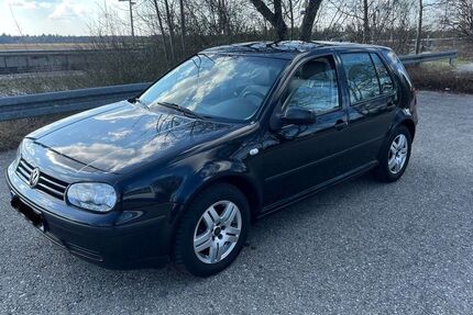 VW Golf 174.000 km 2.400 &euro; München 81737