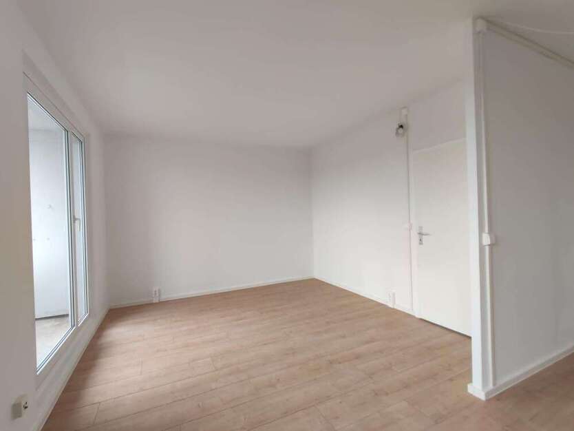 Wohnung zum Mieten in Halle 450 € 59 m²
