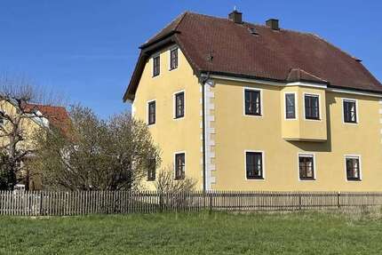 Wohnung Regenstauf - 4.5 Zimmer, 141 m&sup2;, 1.250&euro; | Angebot:26661160