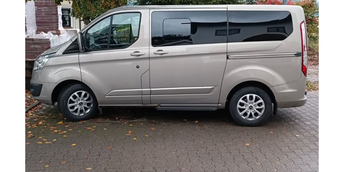 Ford Tourneo Custom 208.000 km 14.500 &euro; Fürth 64658
