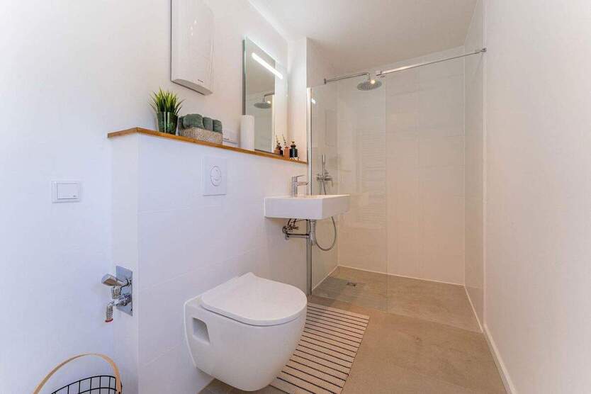 WG-Zimmer FREI - in Steglitz nähe FU-Uni inkl. InternetWaschmaschine etc. 4 zimmer