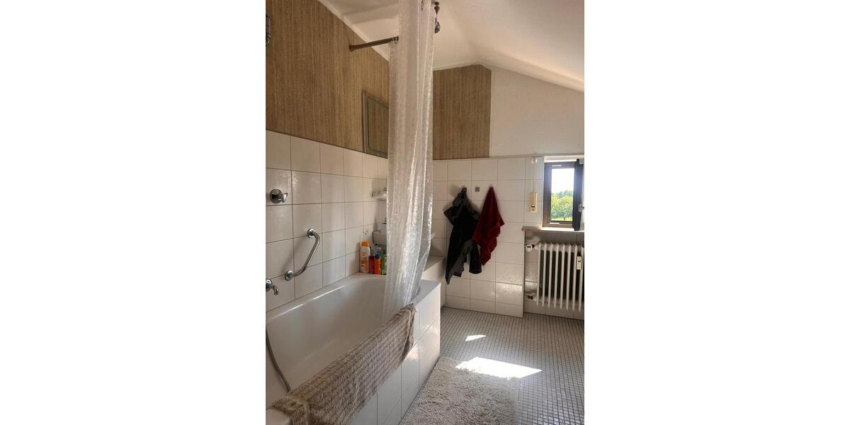 Dachgeschoßwohnung Bad Neustadt an der Saale - 2 Zimmer, 67 m&sup2;, 530&euro; | Angebot:26366355