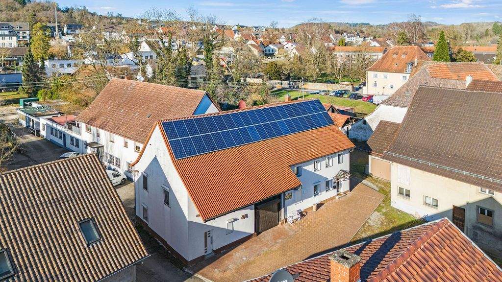 Einfamilienhaus Hilzingen - 7 Zimmer, 215 m&sup2;, 585.000&euro; | Angebot:25879468