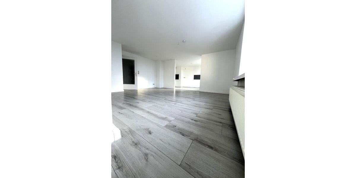 Großzügige 5-Raum-Wohnung mit Balkon und Charme in Neugersdorf 5 zimmer