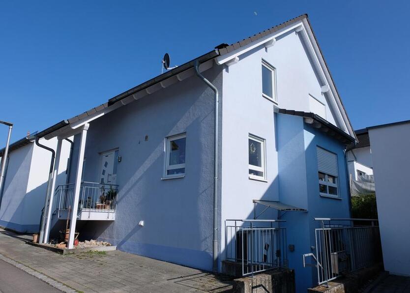 Einfamilienhaus mit EinliegerWohnung, Photovoltaik und Garage