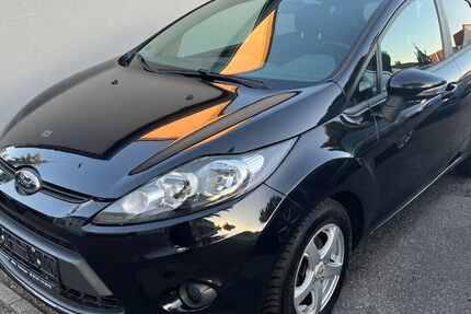 Ford Fiesta 220.050 km 2.899 € Eislingen 73054