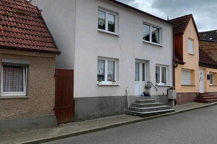 Haus Bad Sülze - 8 Zimmer, 118 m&sup2;, 115.000&euro; | Angebot:27024825