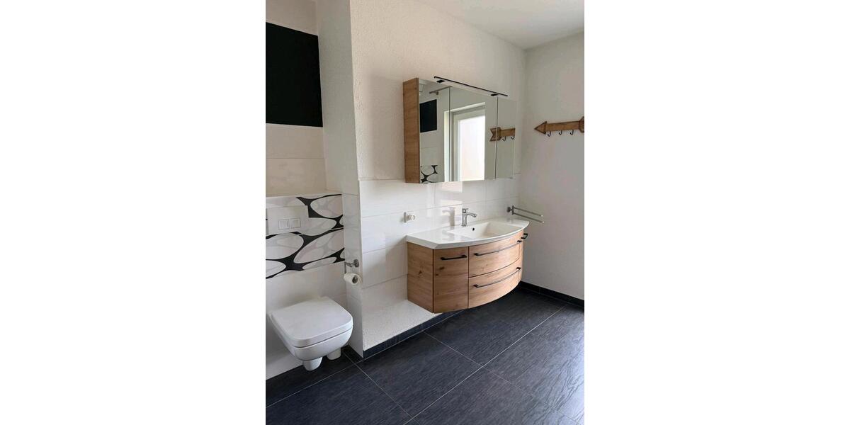 Etagenwohnung Queidersbach - 5 Zimmer, 224 m&sup2;, 3.200&euro; | Angebot:26335203