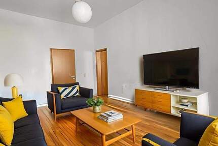 Charmante 2-Zimmer-Altbauwohnung Modernisiert 2 zimmer