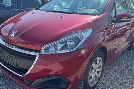 Peugeot 208 205.000 km 3.900 &euro; München 81829
