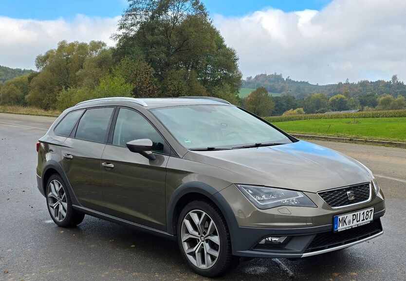 Seat Leon 210.000 km 10.900 € Attendorn 57439