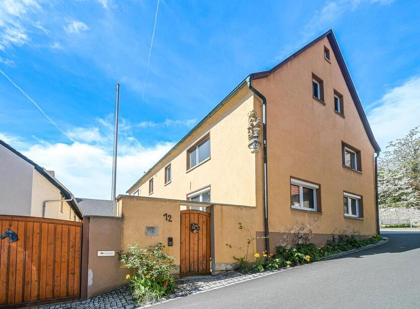 Dreiseithof, Dreiseitenhof, Zweifamilienhaus, Bauernhof zimmer