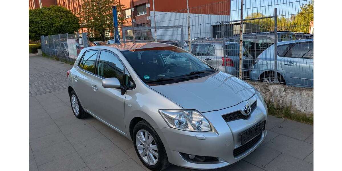 Toyota Auris 191.899 km 4.100 &euro; Hamburg 20097
