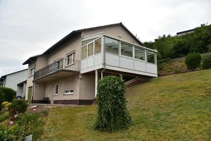 Haus Frankenberg (Eder) - 7 Zimmer, 180 m&sup2;, 1.250&euro; | Angebot:26132831