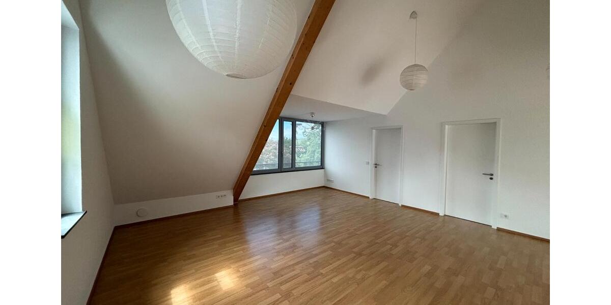 Dachgeschoßwohnung Hochdorf - 3.5 Zimmer, 95 m&sup2;, 1.100&euro; | Angebot:26649618
