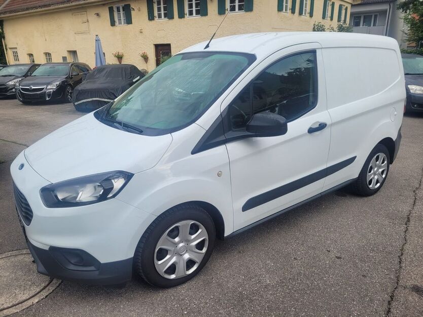 Ford Transit Courier 109.000 km 8.499 € München 80999