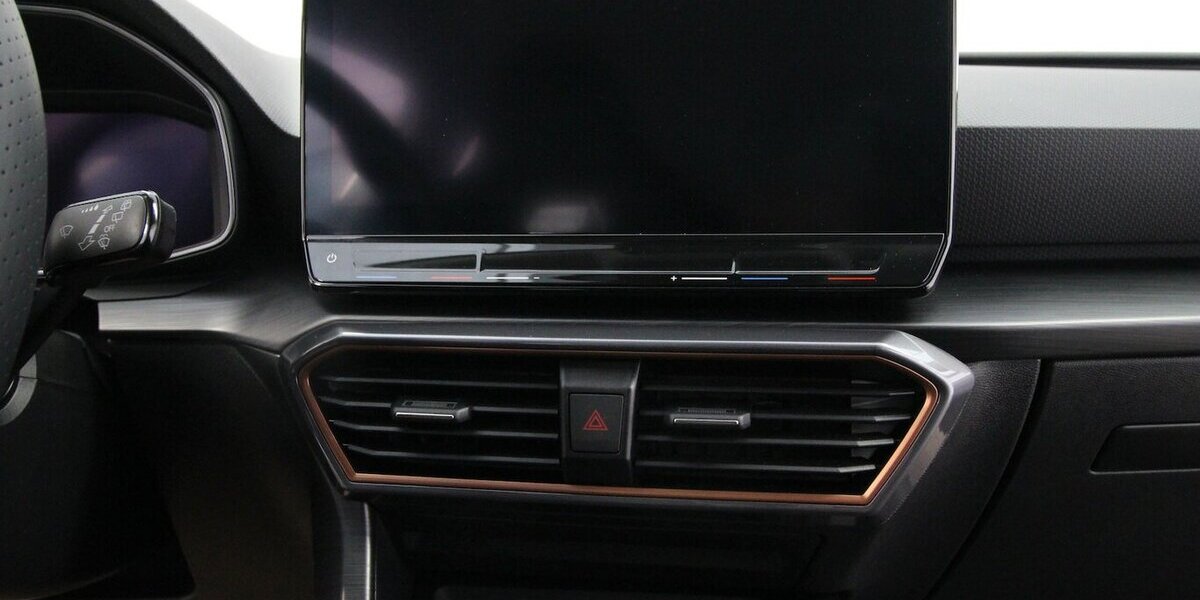 Cupra Leon Sportstourer e-HYBRID 6-DSG NAVI+LED+KAMERA 21.936 km 28.900 &euro; Hagenow 19230