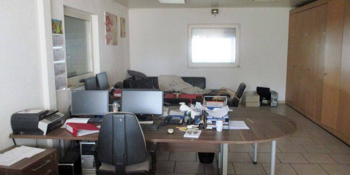Gewerbehalle mit Büro-Wohngebäude in Dortmund-Marten zimmer