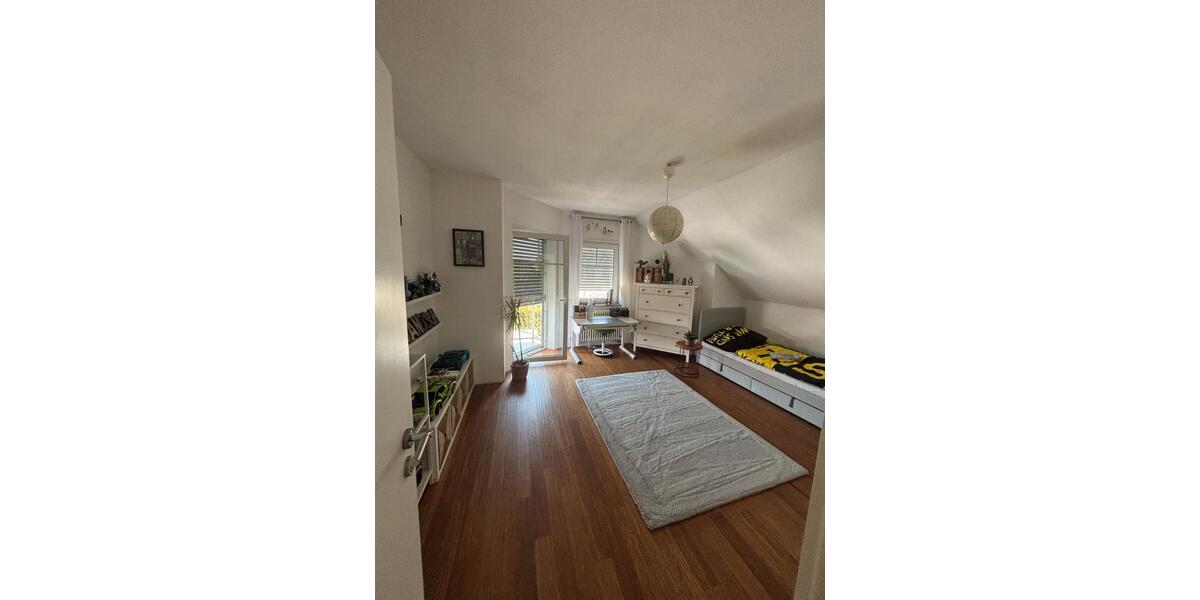 Einfamilienhaus Essingen - 8 Zimmer, 202 m&sup2;, 2.200&euro; | Angebot:26424935