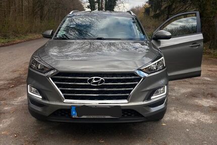 Hyundai TUCSON 118.000 km 15.500 &euro; Koln 51061