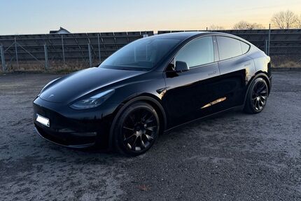Tesla Model Y 102.850 km 32.499 &euro; Dinkelscherben 86424