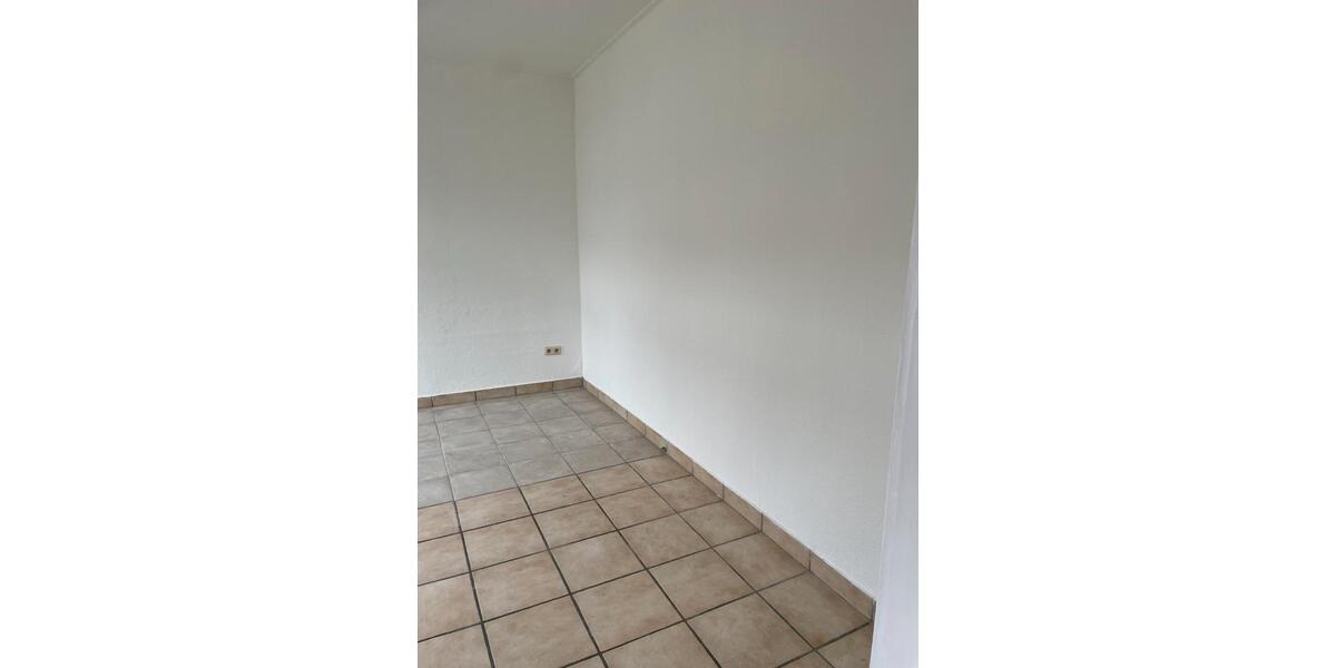 Erdgeschoßwohnung Spangdahlem - 2 Zimmer, 70 m&sup2;, 400&euro; | Angebot:26425903