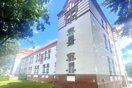 Großzügige und vielfältig nutzbare Gewerbefläche in Lübeck-St.Gertrud. 9 zimmer