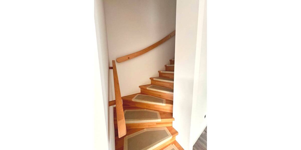 Reihenmittelhaus Bad Segeberg - 5 Zimmer, 104 m&sup2;, 1.700&euro; | Angebot:25536128