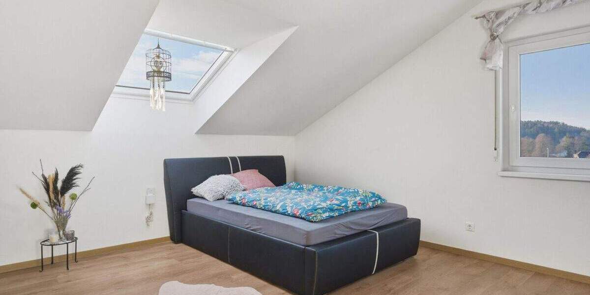 Mehrfamilienhaus, Wohnhaus Neunburg vorm Wald Kröblitz - 6 Zimmer, 224 m&sup2;, 529.000&euro; | Angebot:25680323