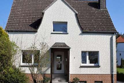 Haus zum Kaufen in Brilon-Madfeld 190.000 € 145 m² 8 zimmer