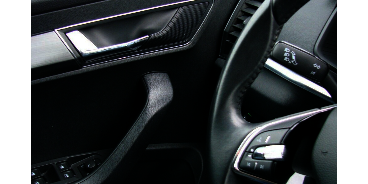 Skoda Karoq 1,5TSi Style ACC LED Kamera Family Paket II 32.882 km 25.980 &euro; Falkensee 14612