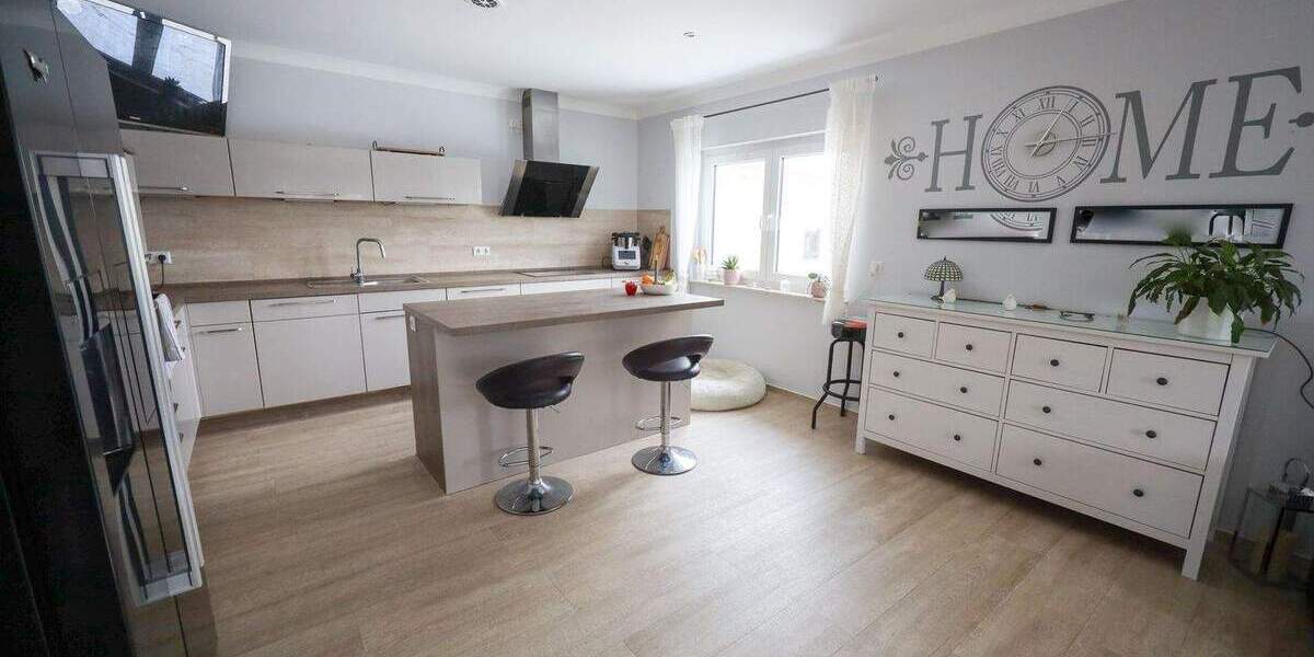 Einfamilienhaus Groß Grönau - 4 Zimmer, 125 m&sup2;, 2.200&euro; | Angebot:25385415