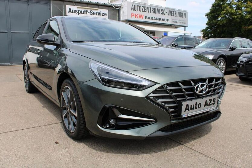 i30