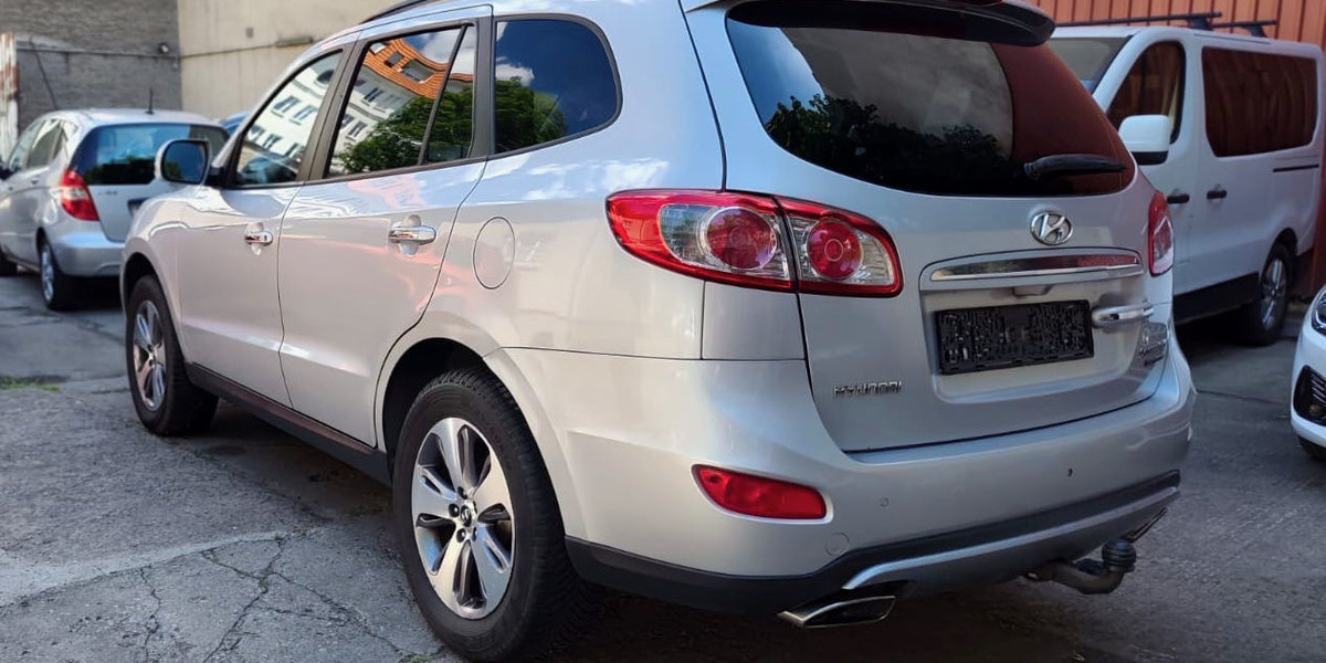 Hyundai Santa Fe 2,2 CRDI Premium 4WD Leder AHK Aut. Nav 194.500 km 6.000 &euro; Berlin 10247