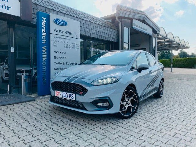 Ford Fiesta 64.675 km 16.980 € Zwönitz 08297