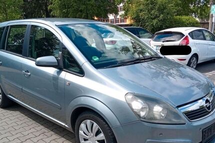 Opel Zafira 210.000 km 2.000 &euro; Hanau 63450