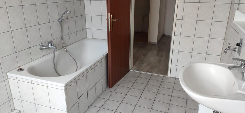 HELLE und SCHÖNE 2-Raum-Wohnung in Edersleben 2 zimmer