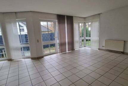 Schicke renovierte Wohnung mit Terrasse in bevorzugter Wohnlage von Detmold-Hiddesen 2 zimmer