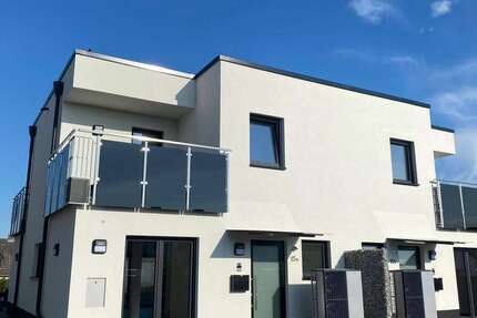 Haus Kassel Niederzwehren - 4 Zimmer, 140 m&sup2;, 1.850&euro; | Angebot:26274774