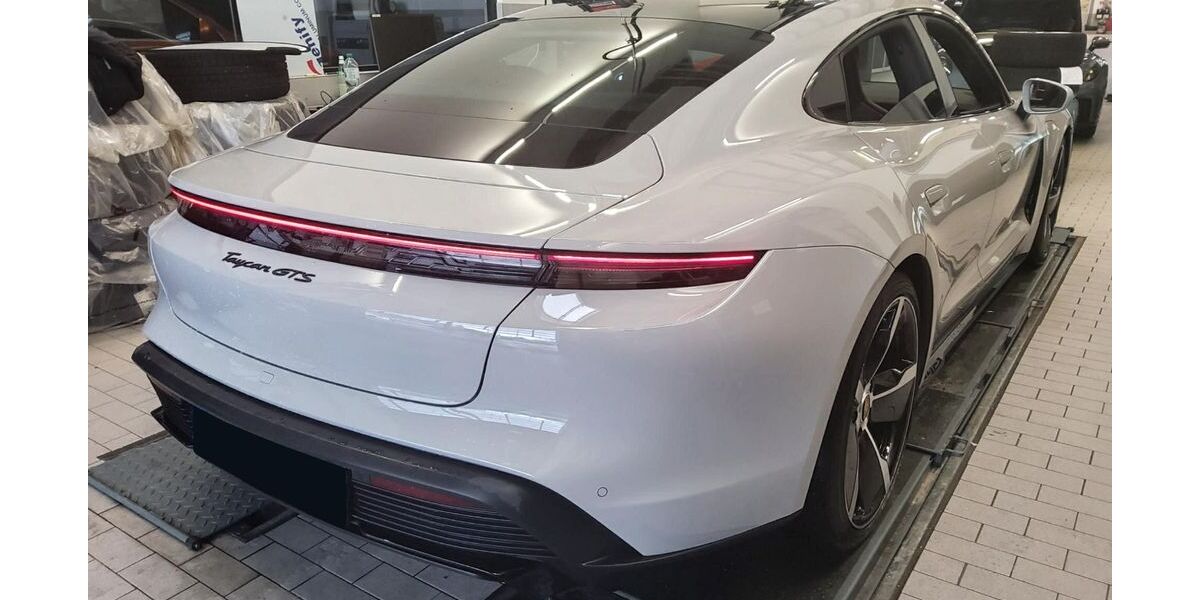 Porsche Taycan 49.990 km 71.690 &euro; Garbsen 30823