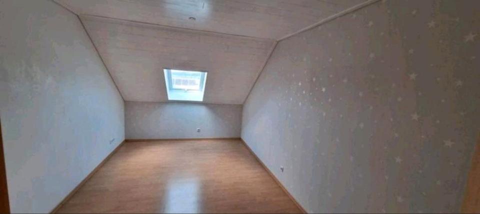 Mehrfamilienhaus, Wohnhaus Sontra - 9 Zimmer, 270 m&sup2;, 395.000&euro; | Angebot:26960073