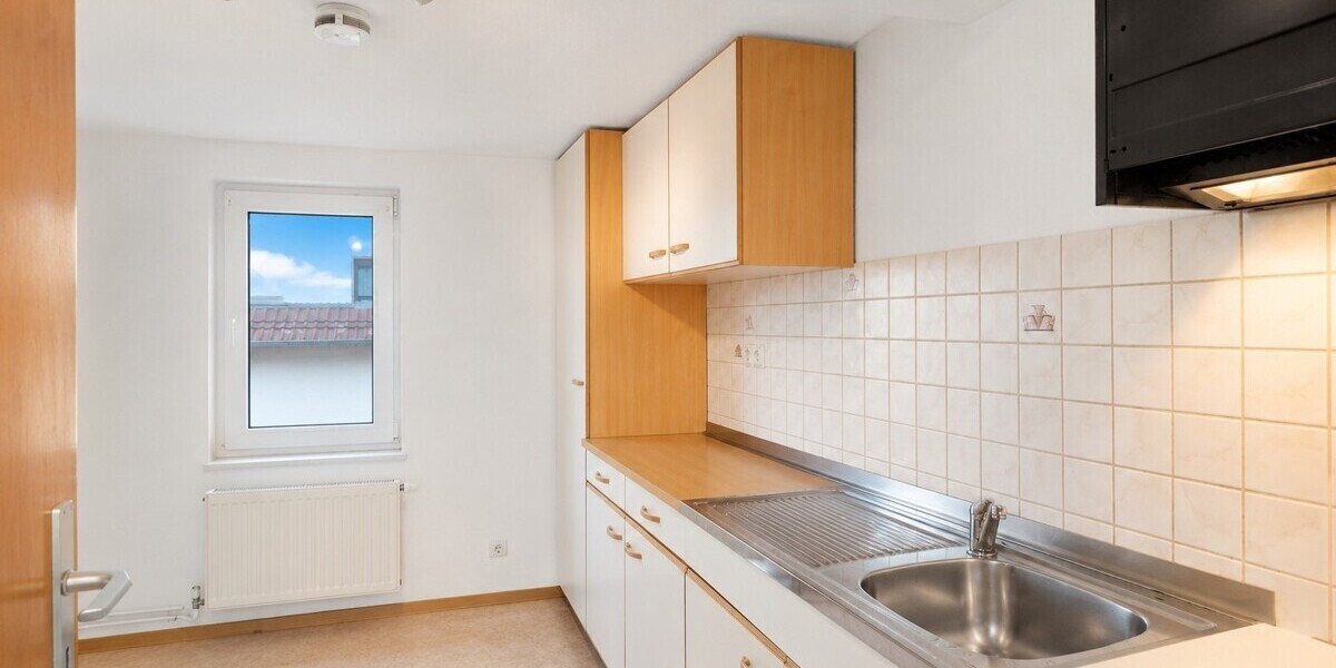 Ihr Deal: 3 Häuschen, 3 Garagen, bis zu 5 WE, davon nur 2 vermietet. HEIZUNG IST NEU! - Mehrfamilienhaus, Wohnhaus Schmitten | Angebot:26781264