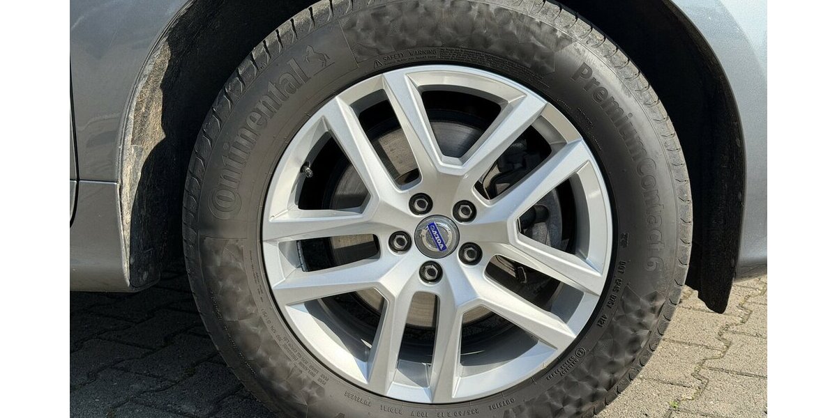 Volvo XC60 Momentum AWD / SitzH / Panorama 104.000 km 20.490 &euro; Donauwörth 86609