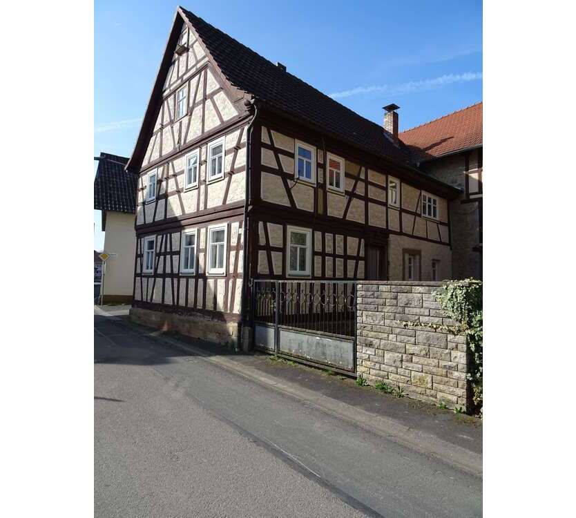 Haus zum Kaufen in Ostheim Urspringen 59.000 € 130 m²