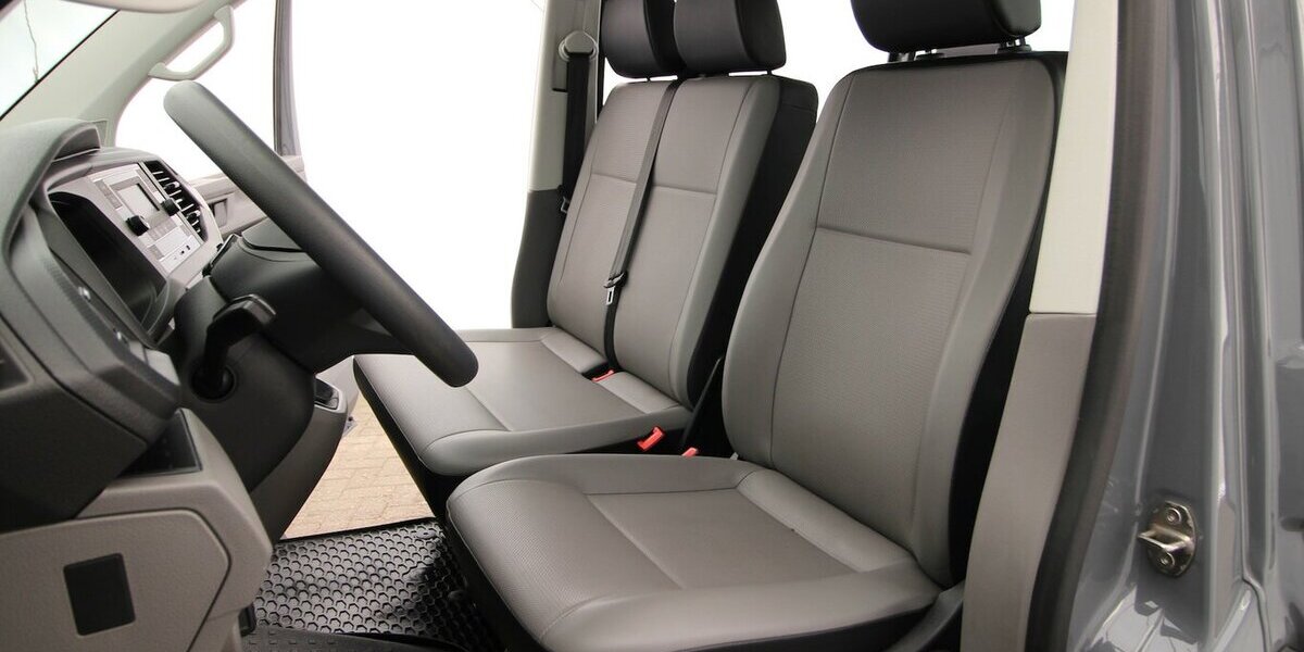 VW T6.1 Kombi lang 2.0 TDI 9-SITZER+2xKLIMA+PDC+AHK 161.457 km 27.900 &euro; Hagenow 19230