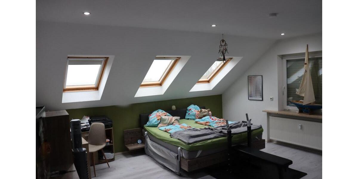 Dachgeschoßwohnung Roth - 3.5 Zimmer, 82 m&sup2;, 195.000&euro; | Angebot:26503548