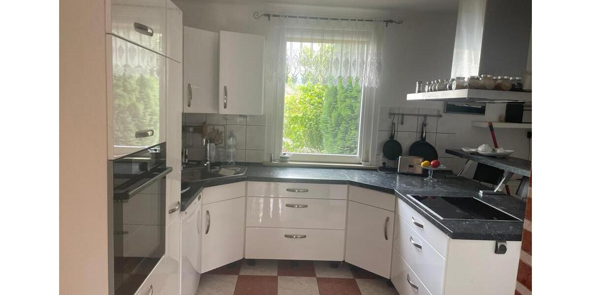 Reihenhaus Holzminden - 6.5 Zimmer, 178 m&sup2;, 280.000&euro; | Angebot:27115096