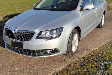Skoda Superb 142.100 km 10.200 &euro; Kabelsketal 06184